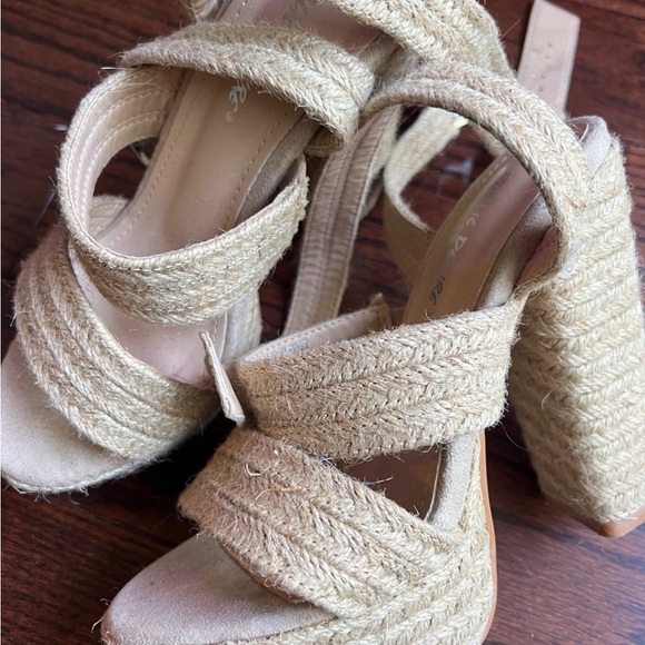 Public Desire Jet Set platform sandals in Rafia US size 6 - Picture 3 of 4